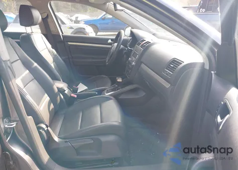 2006 Volkswagen Jetta 2.5 z USA, uszkodzony, nr VIN 3VWRF71KX6M675338